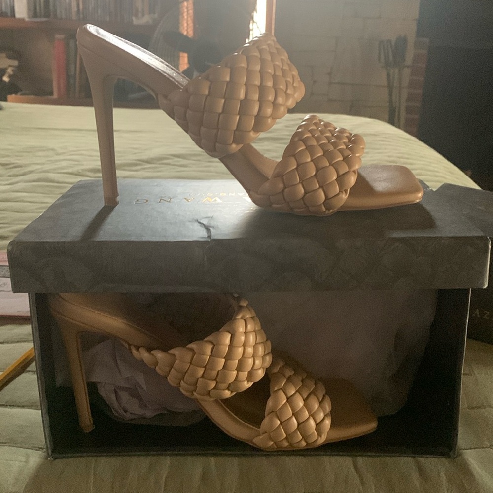 Azalea Wang Willa heels size 9 nude